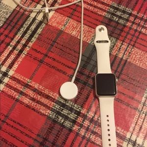 Apple Watch Series 2 silver and white 38mm